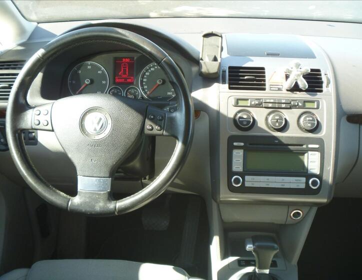 Volkswagen Touran 17
