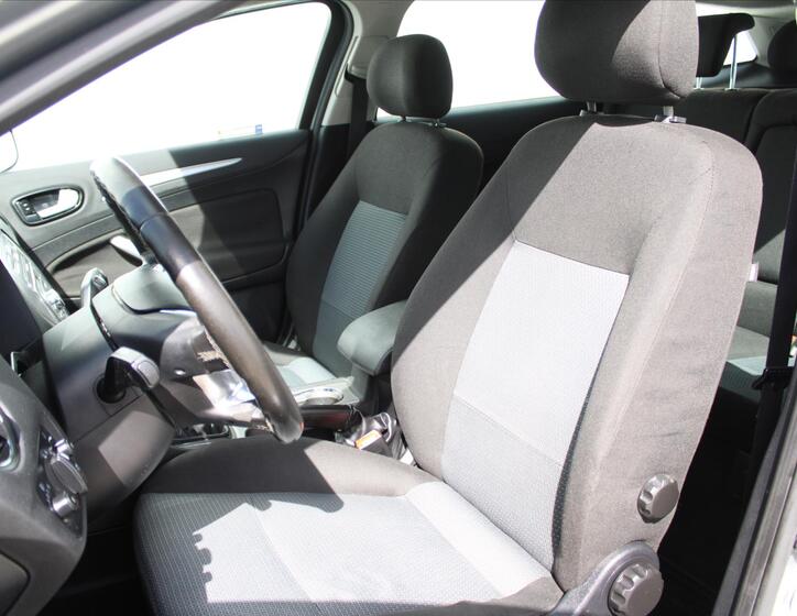 Ford Mondeo 10