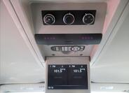 Chrysler Town & Country 23