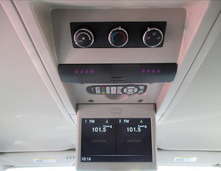Chrysler Town & Country 23