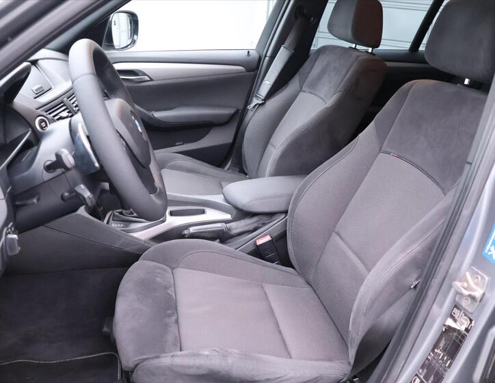 BMW X1 11