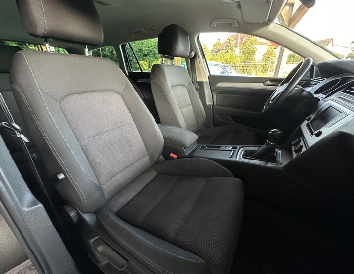 Volkswagen Passat 9