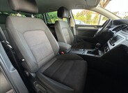 Volkswagen Passat 9