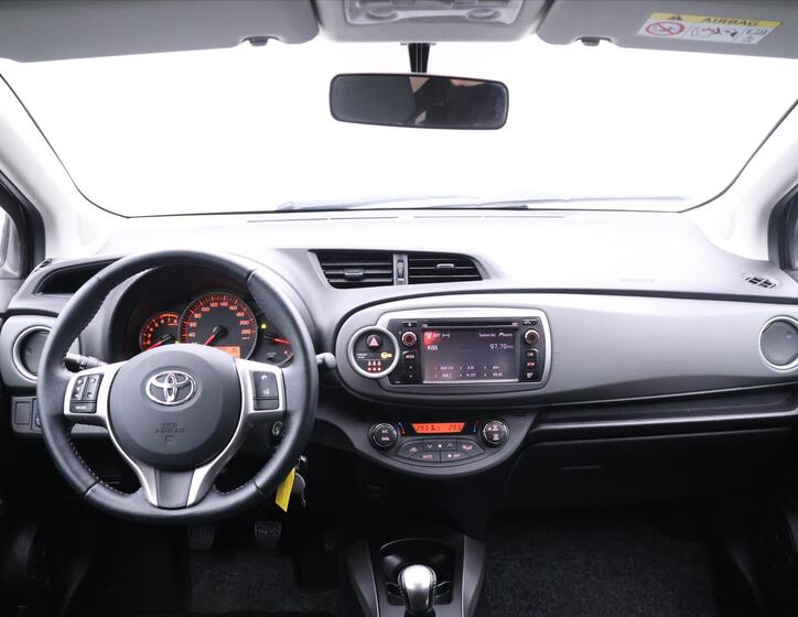 Toyota Yaris 24