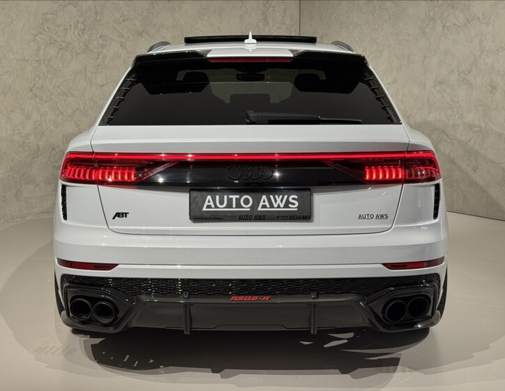 Audi RS Q8 13