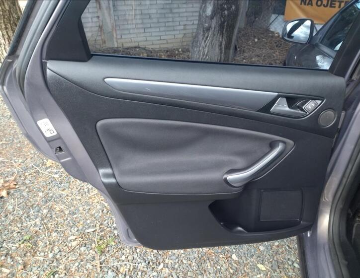 Ford Mondeo 19