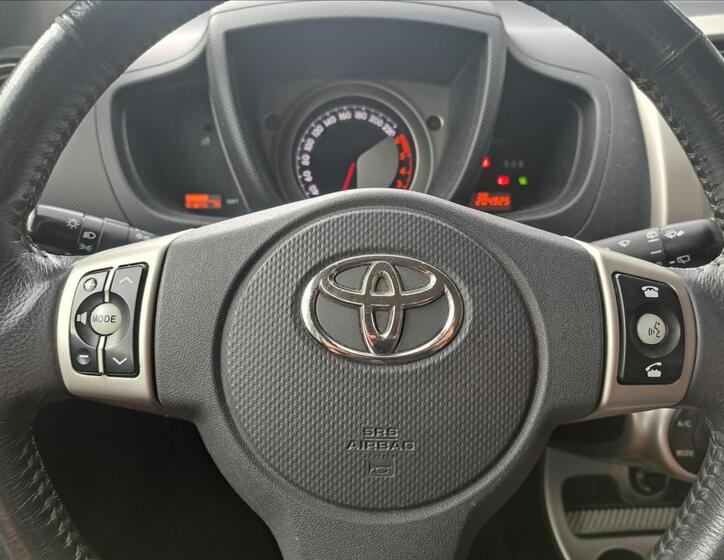 Toyota Urban Cruiser 27