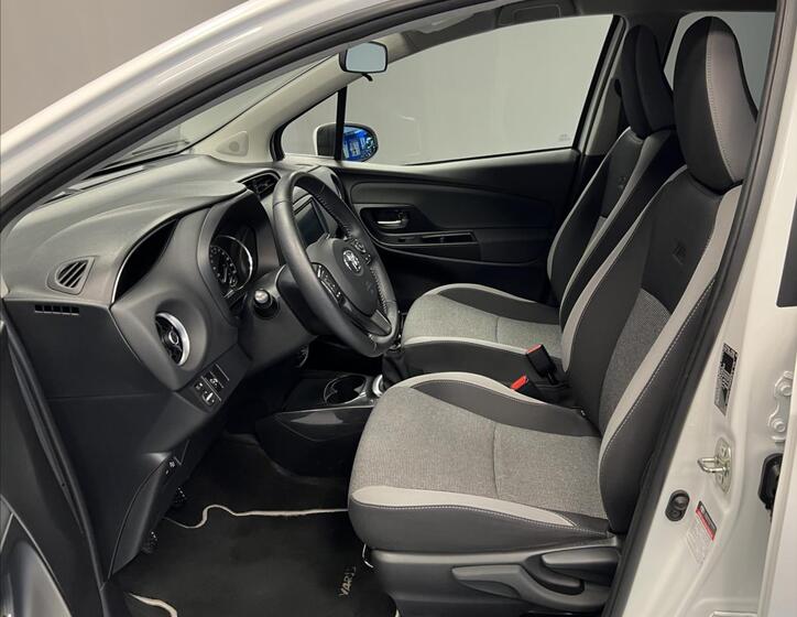 Toyota Yaris 7