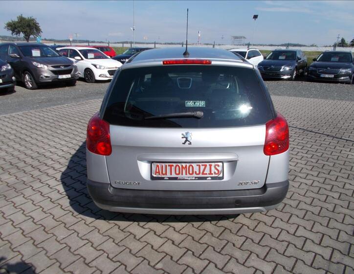 Peugeot 207 10