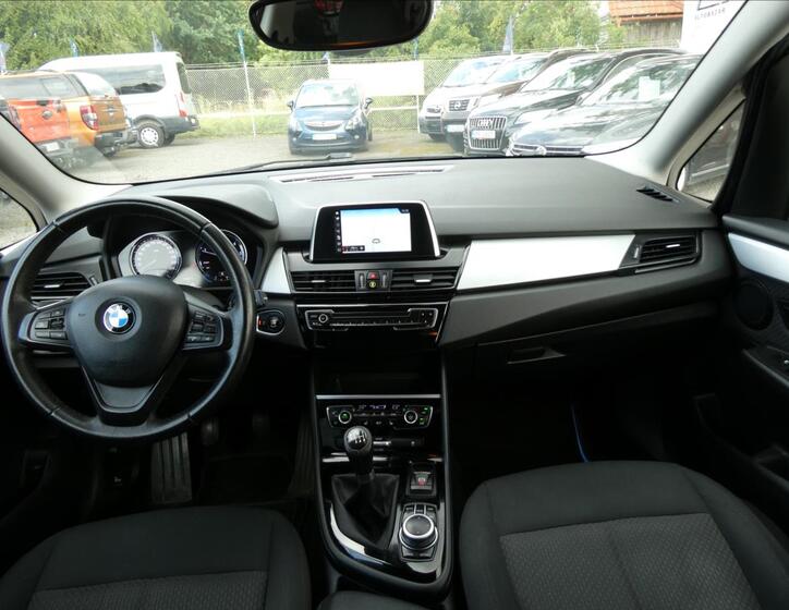BMW Řada 2 30