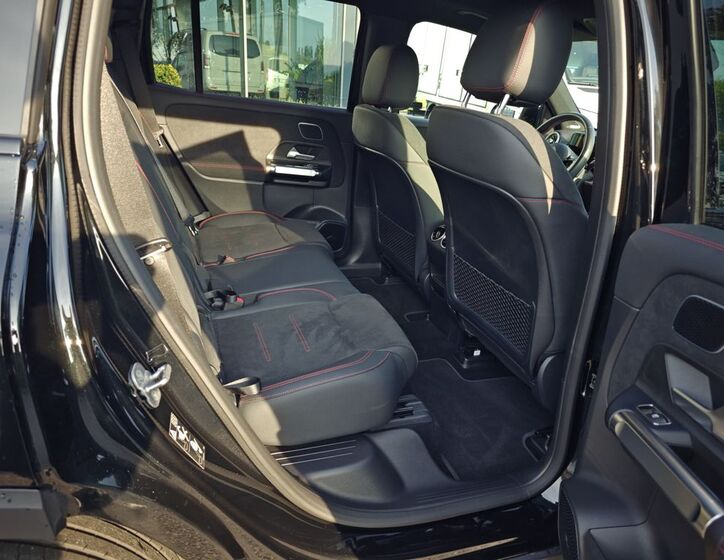 Mercedes-Benz EQB 17