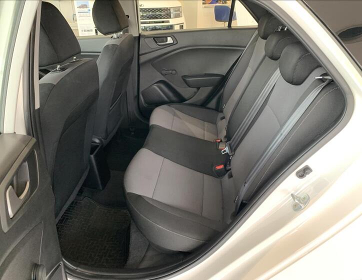 Hyundai i20 11