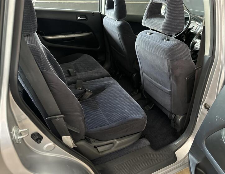 Honda Stream 16
