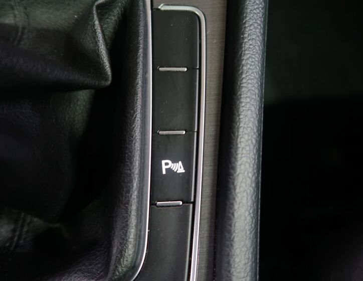 Volkswagen Golf 28