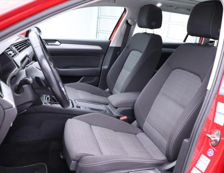 Volkswagen Passat 11