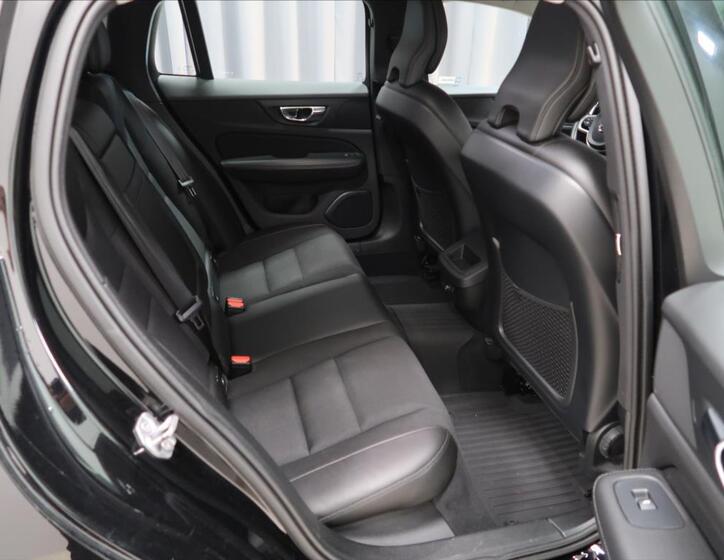 Volvo V60 10