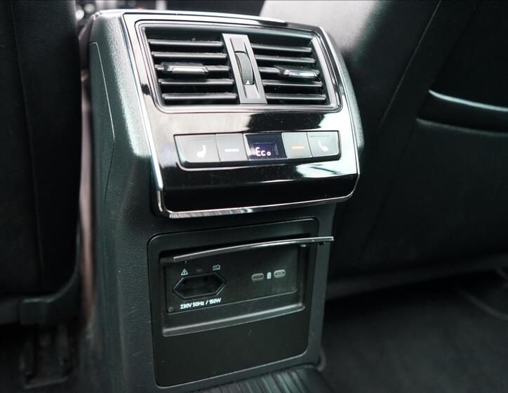 Škoda Superb 30