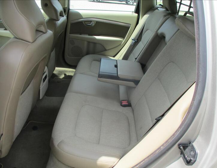 Volvo XC70 8