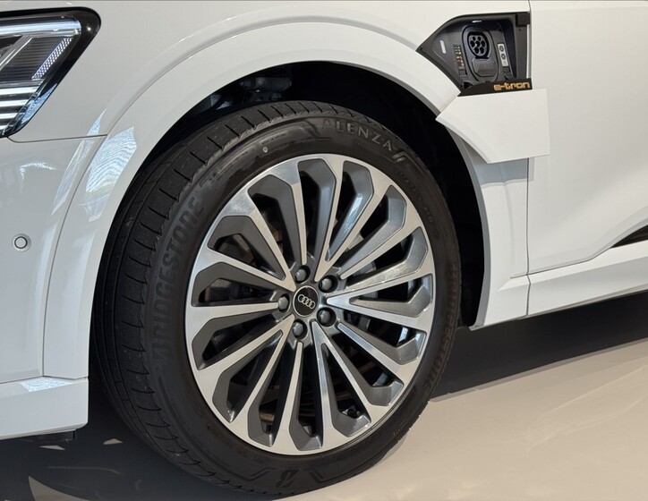 Audi e-tron 6