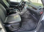 Ford Galaxy 27