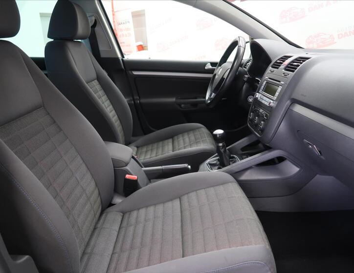 Volkswagen Golf 12