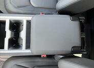 Land Rover Defender 24