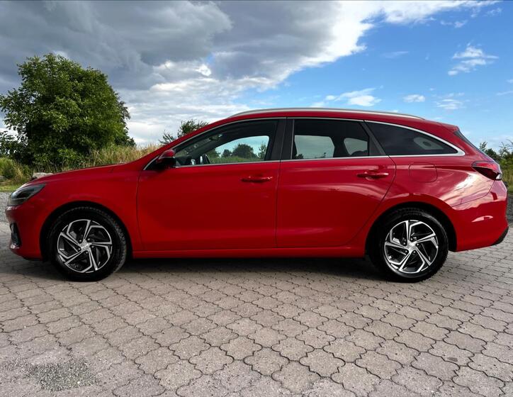 Hyundai i30 4