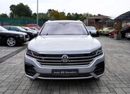 Volkswagen Touareg 1