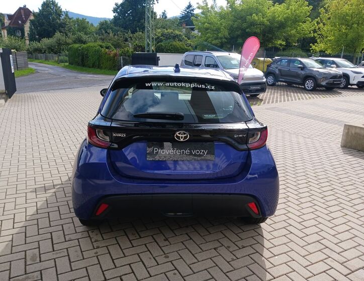 Toyota Yaris 5