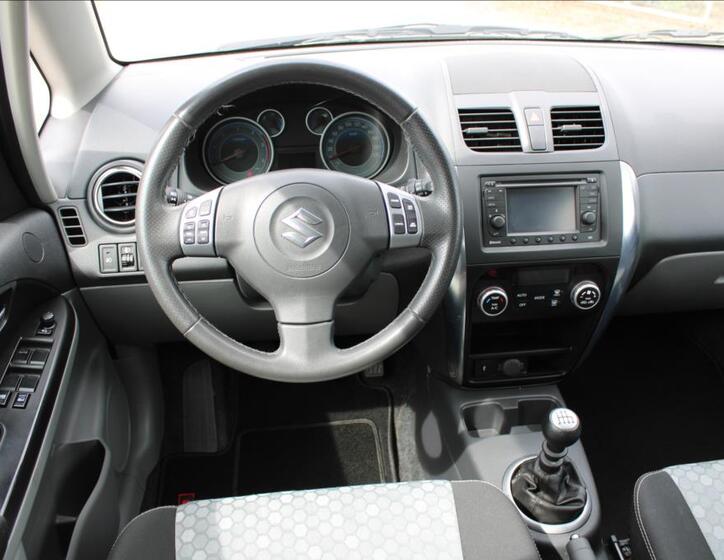 Suzuki SX4 12