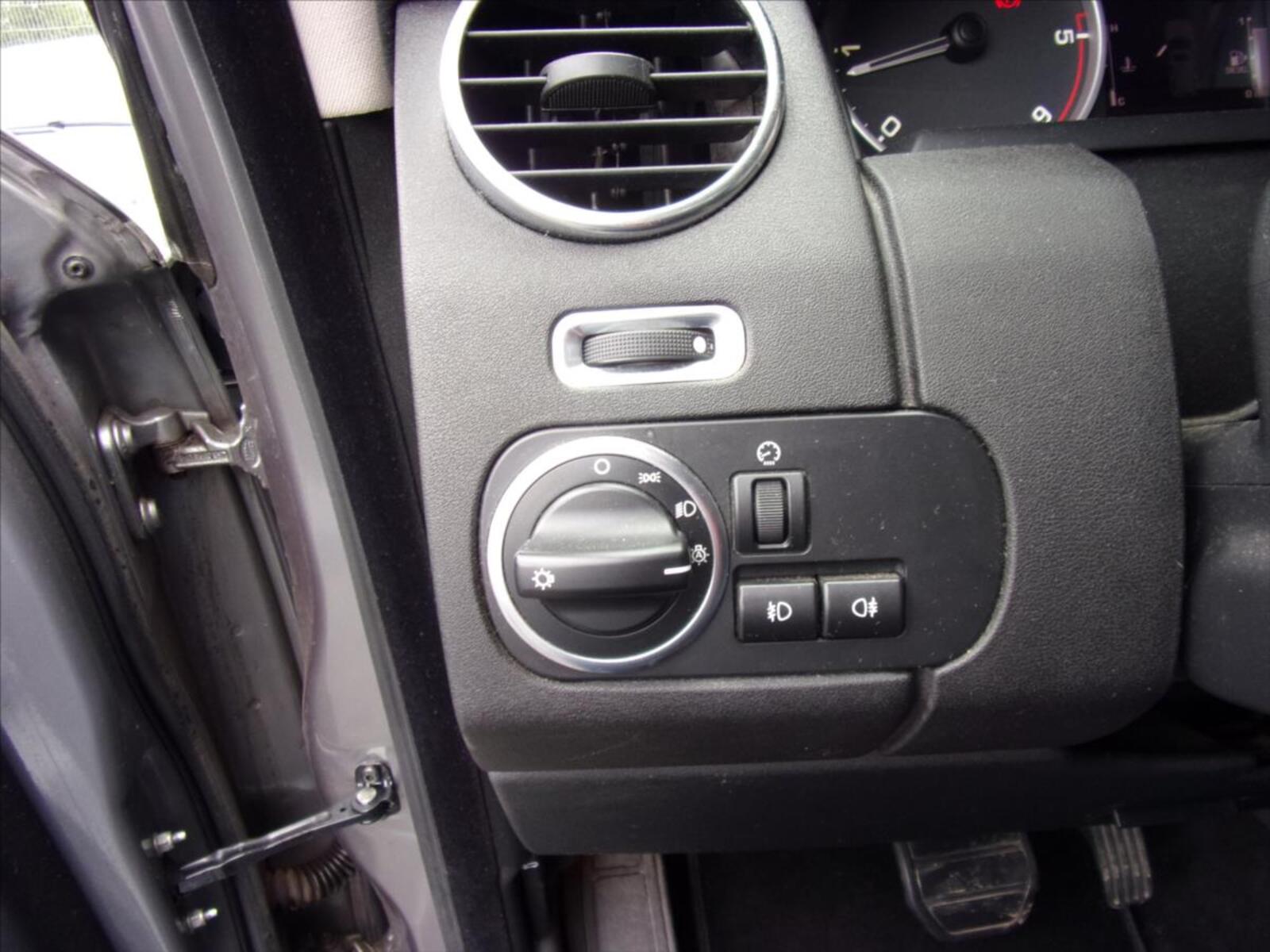 Land Rover Discovery 23