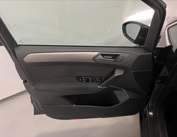 Volkswagen Touran 26