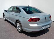 Volkswagen Passat 9