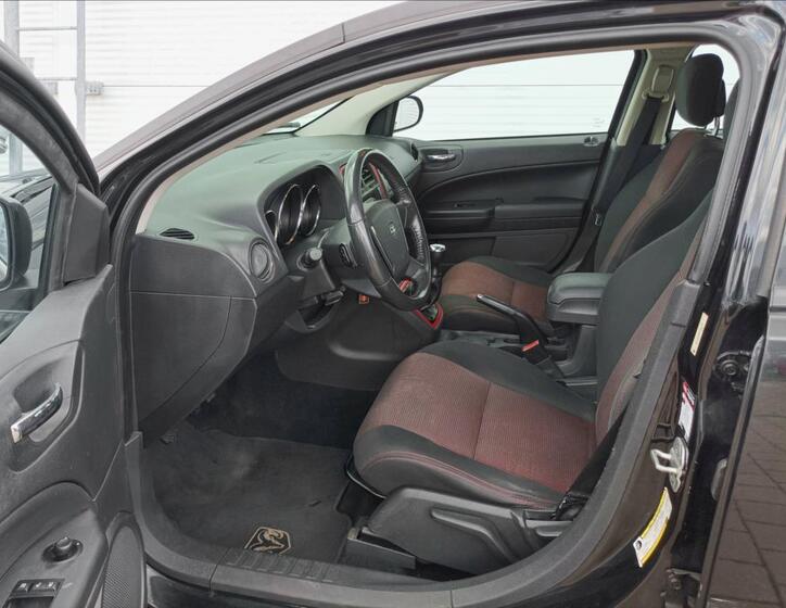 Dodge Caliber 11