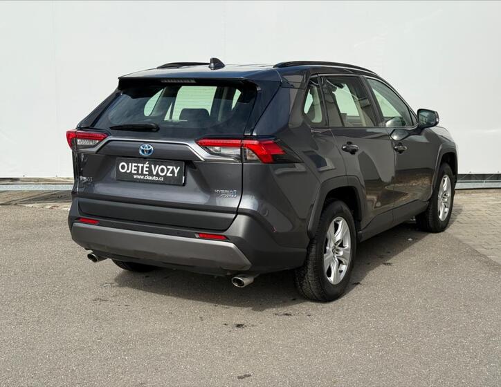 Toyota RAV4 6
