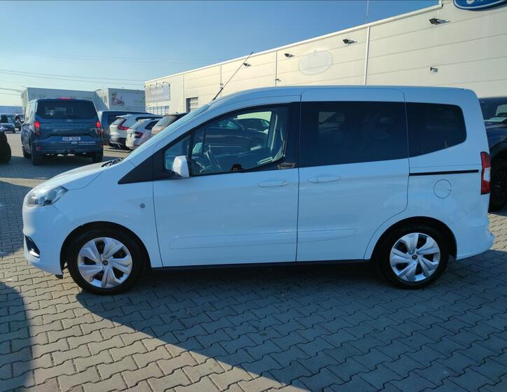 Ford Tourneo Courier 2