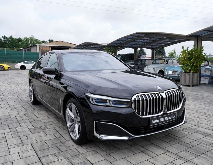 BMW Řada 7 8