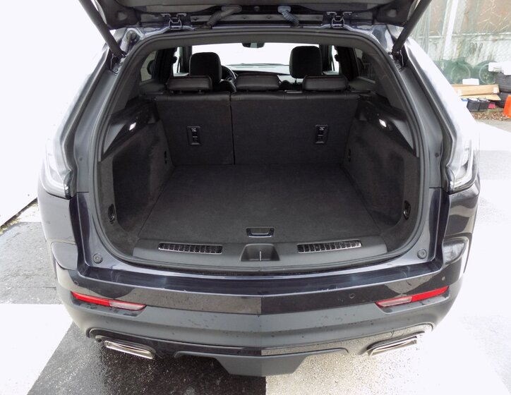 Cadillac XT4 8