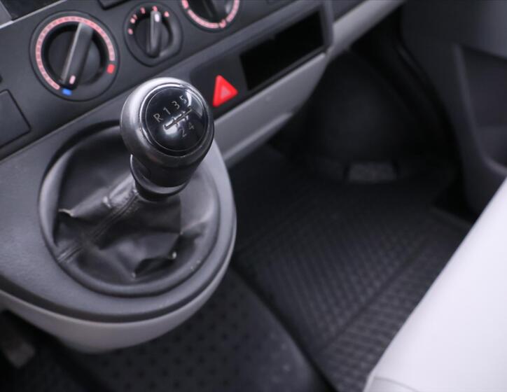 Volkswagen Transporter 18
