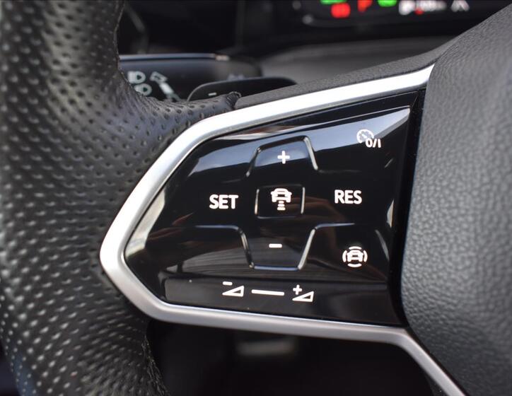 Volkswagen Golf 26