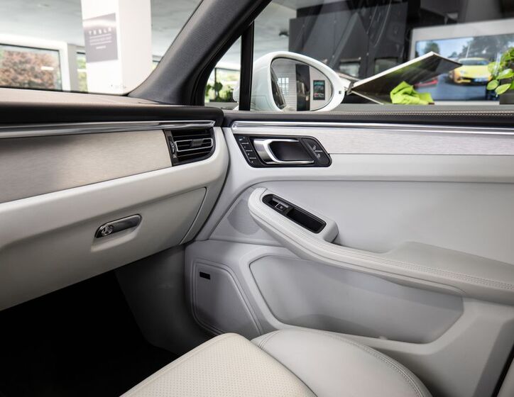 Porsche Macan 12