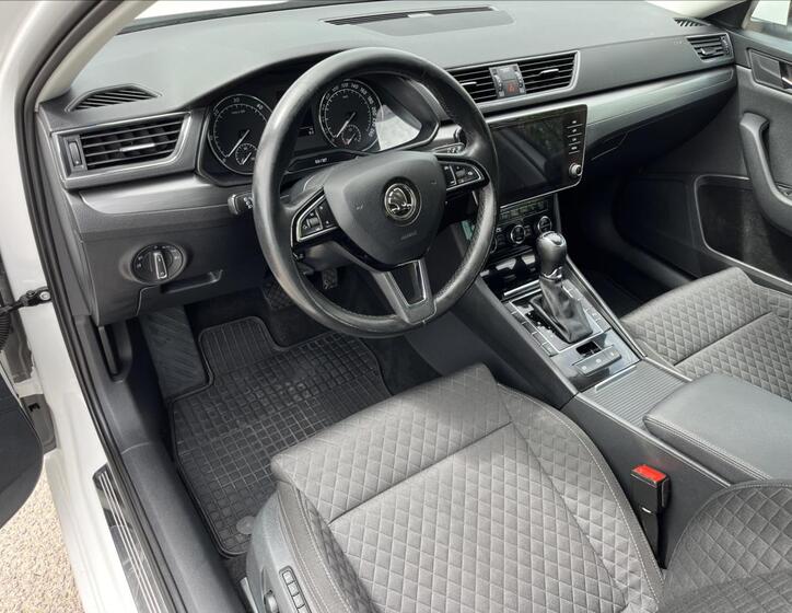 Škoda Superb 8