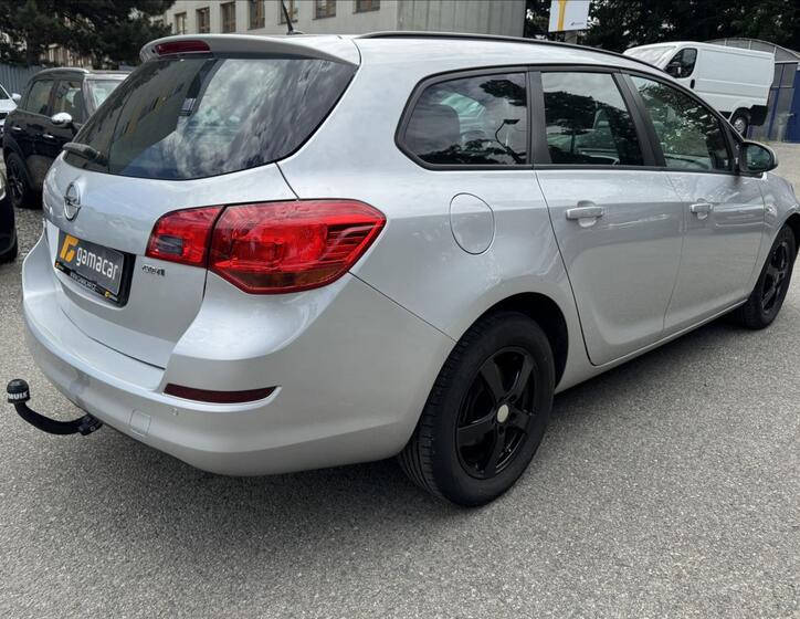 Opel Astra 12