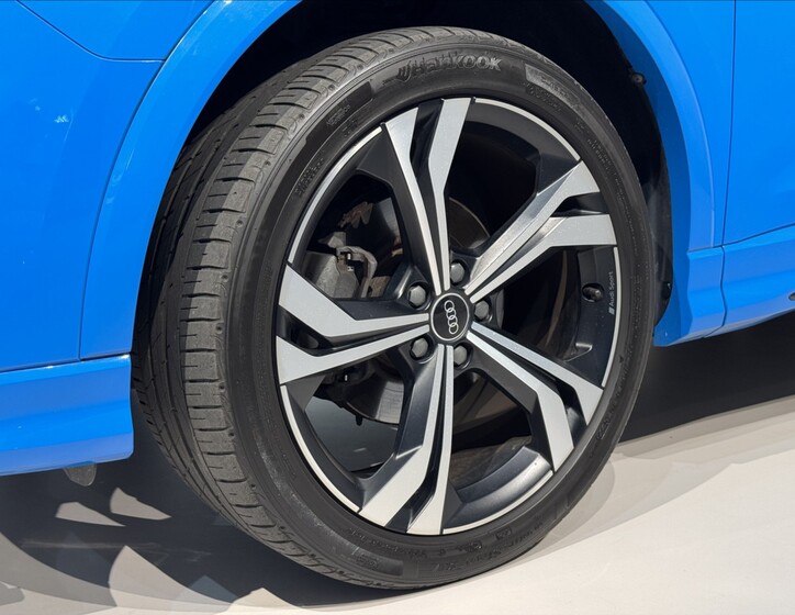 Audi Q3 7