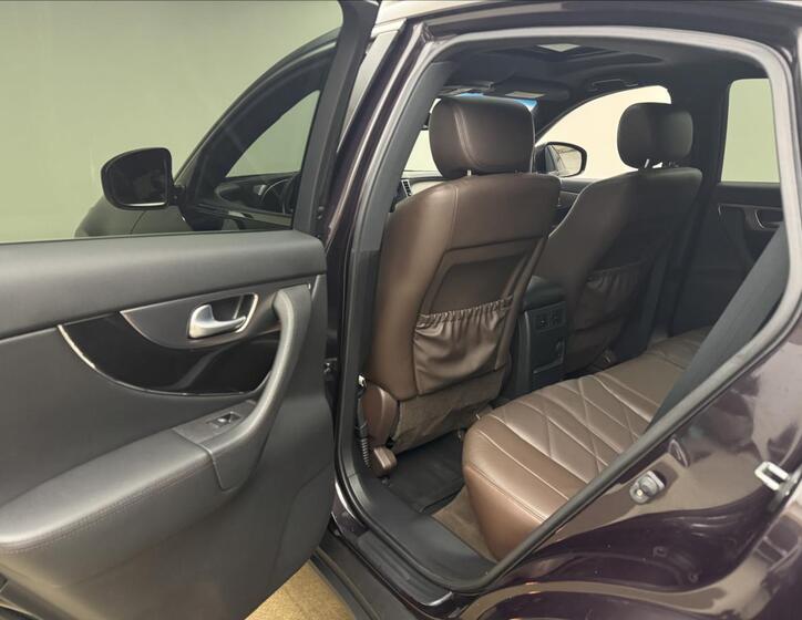 Infiniti FX30 41