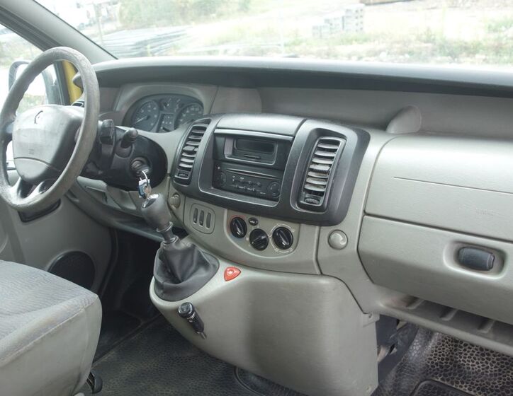 Opel Vivaro 10
