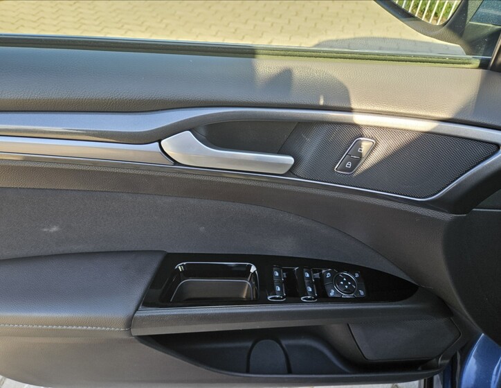 Ford Mondeo 9