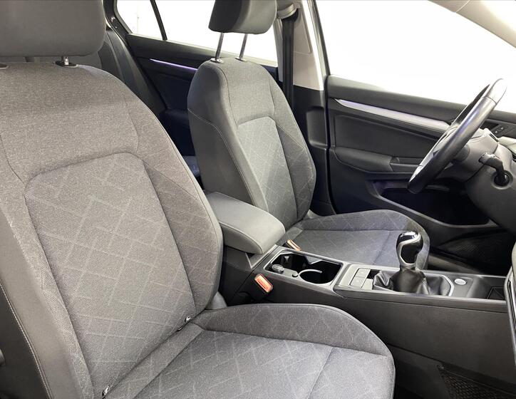Volkswagen Golf 8