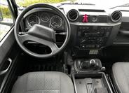 Land Rover Defender 12