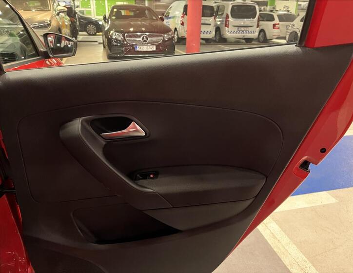 Volkswagen Polo 13